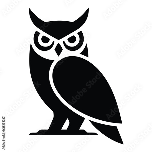 Stylish Black and White Owl Silhouette Vector Illustration for Graphic Design Projects and Brand Identity Creation with Detailed Feathers and a Wise Stare