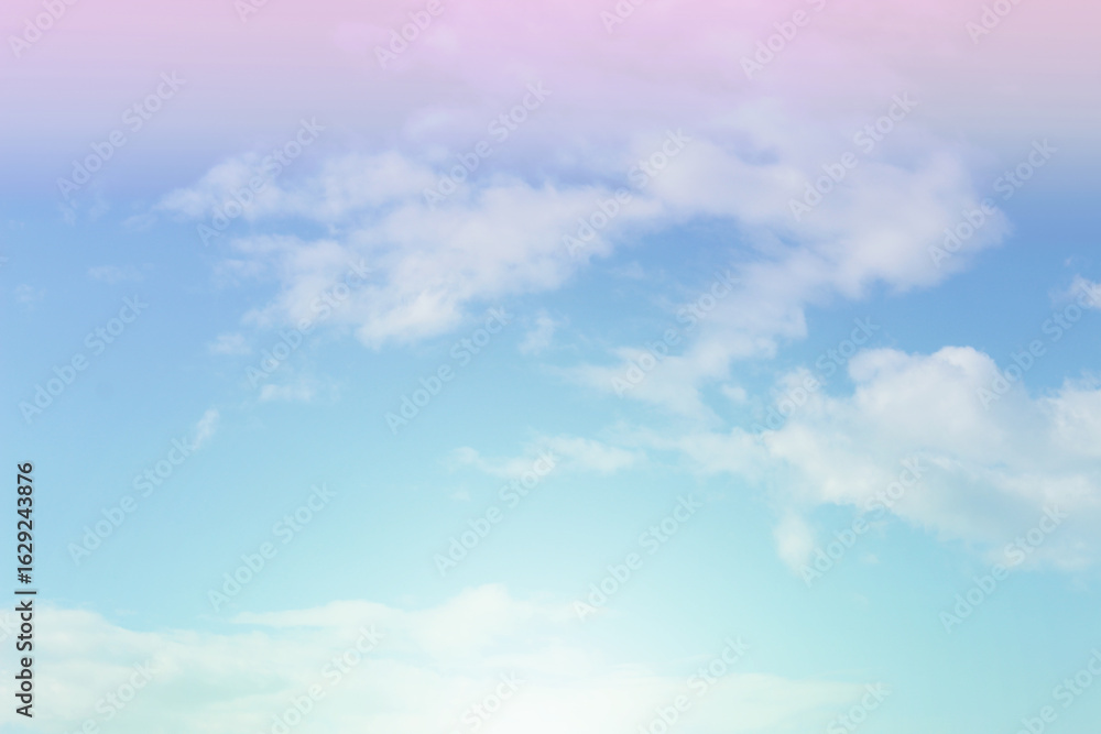 Obraz premium Sky and clouds in pastel tones.