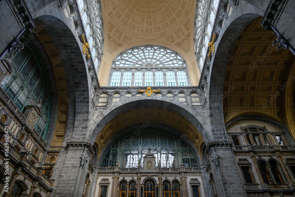Fototapeta premium Entrance hall of Antwerpen-Centraal railway station the main railway station in Antwerp, Belgium