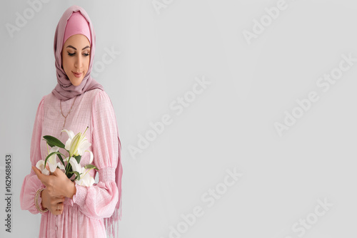Stylish Muslim woman with l...