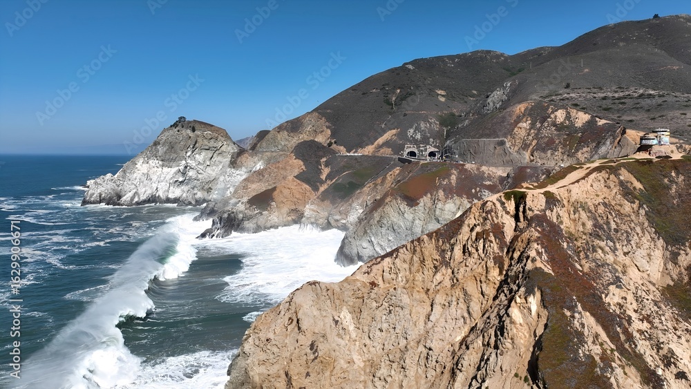 Obraz premium Coastal Line In Highway 1 California United States. Big Sur Landscape From Above In Pacific Coast Highway. Deserted Landscape Peaceful Amazing. Peaceful. Highway 1 California.