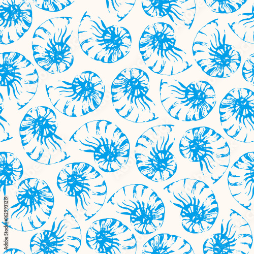 Abstract grunge sea shells seamless pattern. Beautiful marine elements background. Hand drawn vector sea shells illustration for summer fabric design, prints textile, wallpaper , wrapping