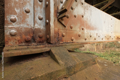 Eisenbahn Brücke Detail Nieten Rost Farbe um 1890 in  Thüringen Denkmal Bauwerke Natur Landschaft Tiere und vieles mehr- Europa Thüringen
Gera, Tag, Frühling Sommer Herbst Winter 