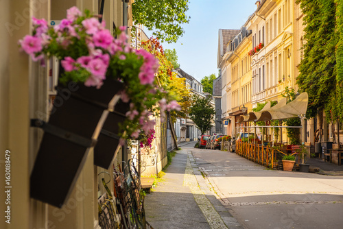 Luisenstraße im Luisenviertel, Ausgehviertel in der Altstadt von Wuppertal, Deutschland, digital nachbearbeitet
