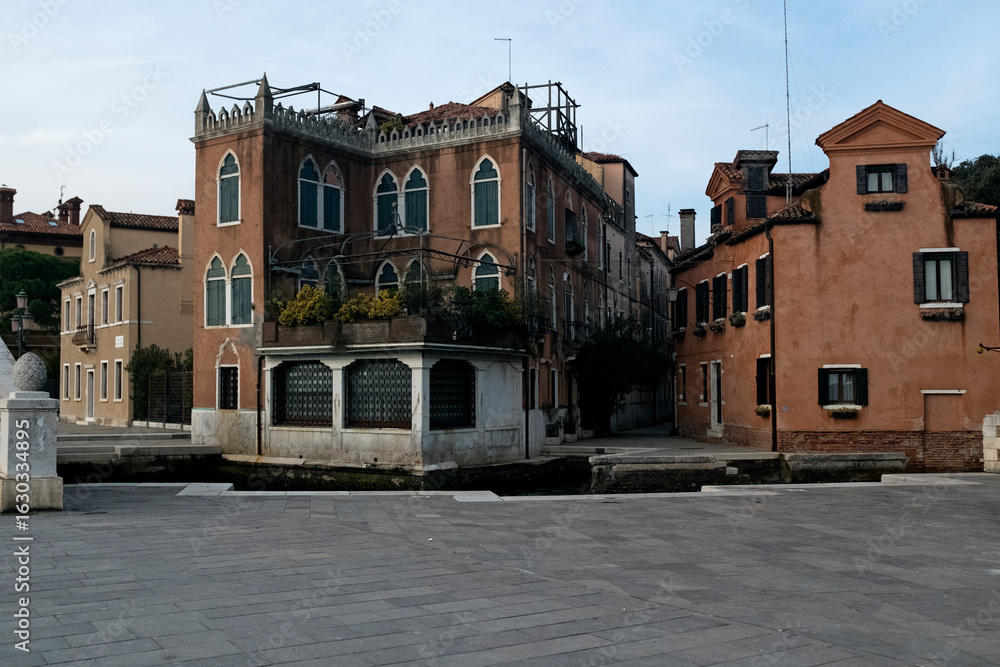 Fototapeta premium Venice architectural buildings in autumn