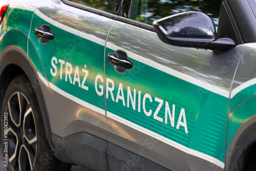 Foto Straż graniczna na patrolu samochód na granicy państwa