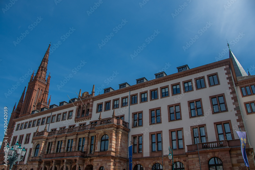Obraz premium The view of the town hall and the neo-Gothic market church in Wiesbaden