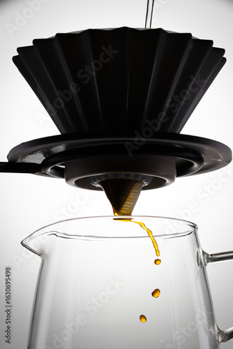 Coffee Brewing in Glass Server with Ceramic Dripper Pour‑Over  – Minimalist Barista