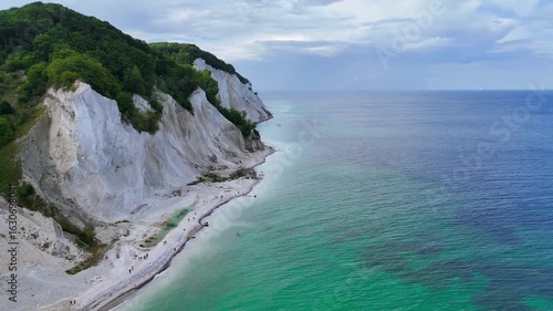 Incroyable paysage sur les falaises de Mons Klint et la mer Baltique au Danemark proche de Copenhague 