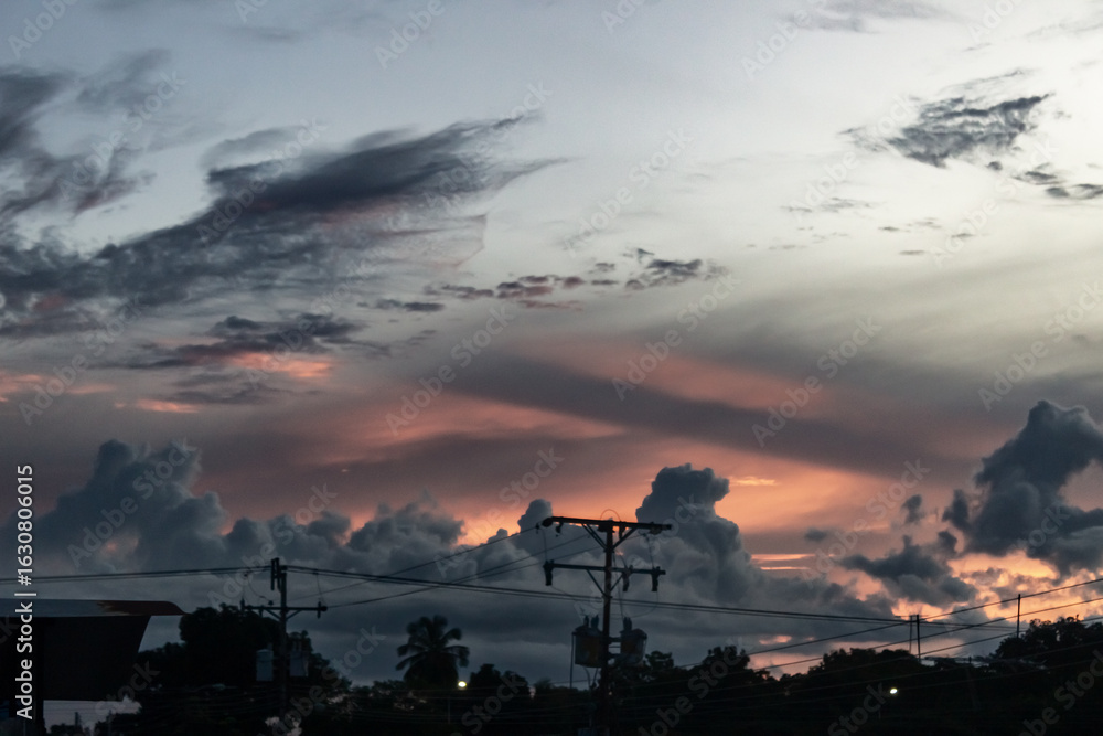Fototapeta premium Beautiful sunset with clouds in the sky. Colorful sky.