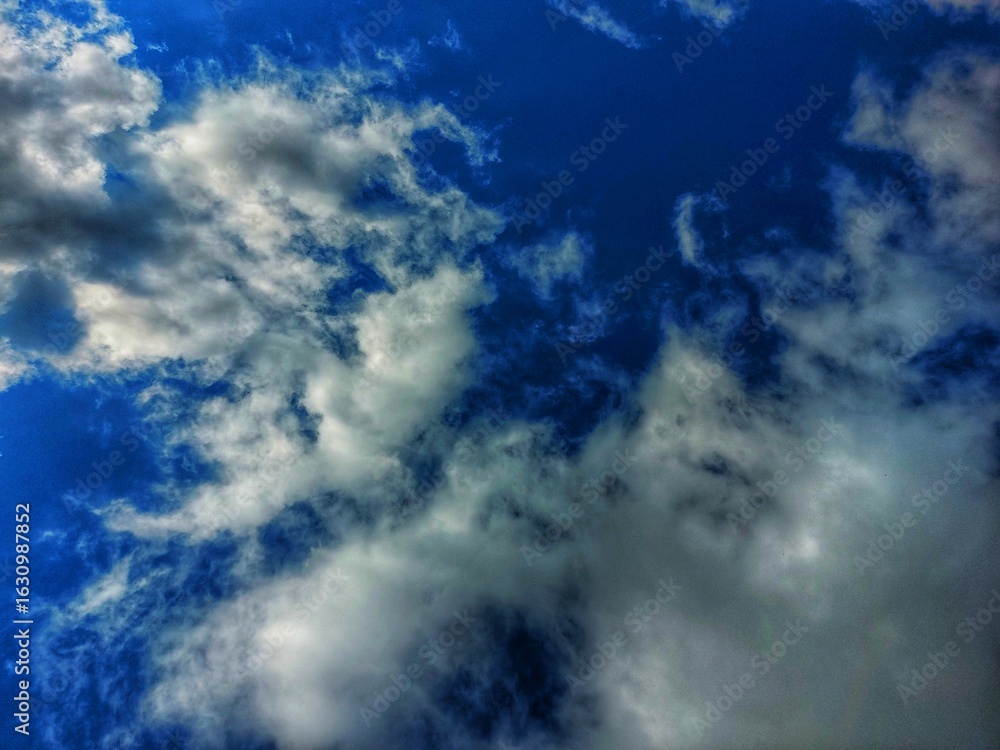 Obraz premium blue sky with clouds