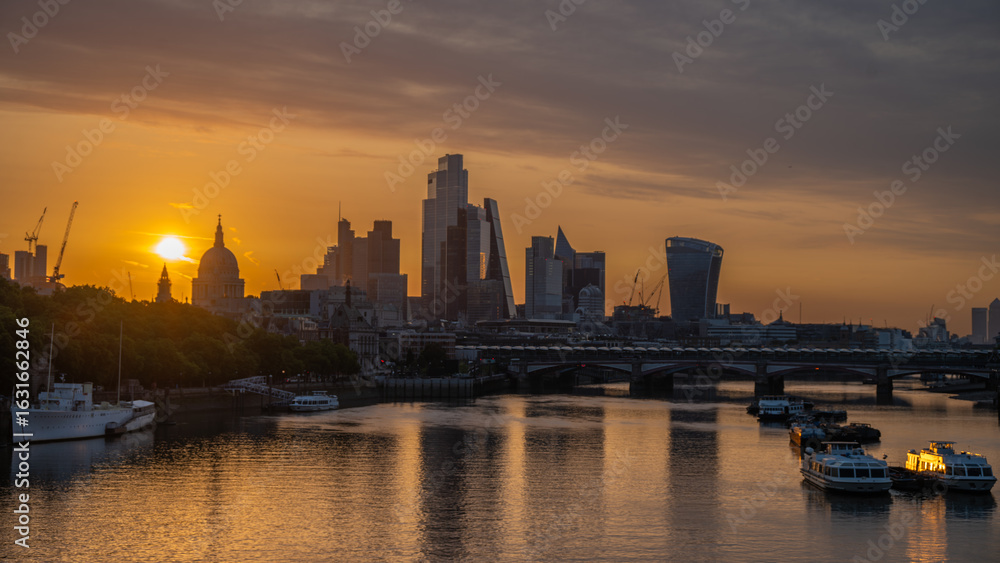 Fototapeta premium Sunrise Over London with St Paul's Church