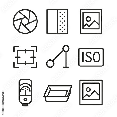 Black & White Photo Icons. Line style icons of black and white photography symbols: camera shutter icon, black and white filter