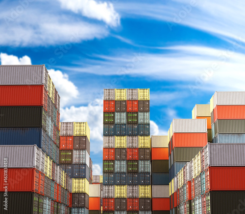 Sea freight containers. Pac...