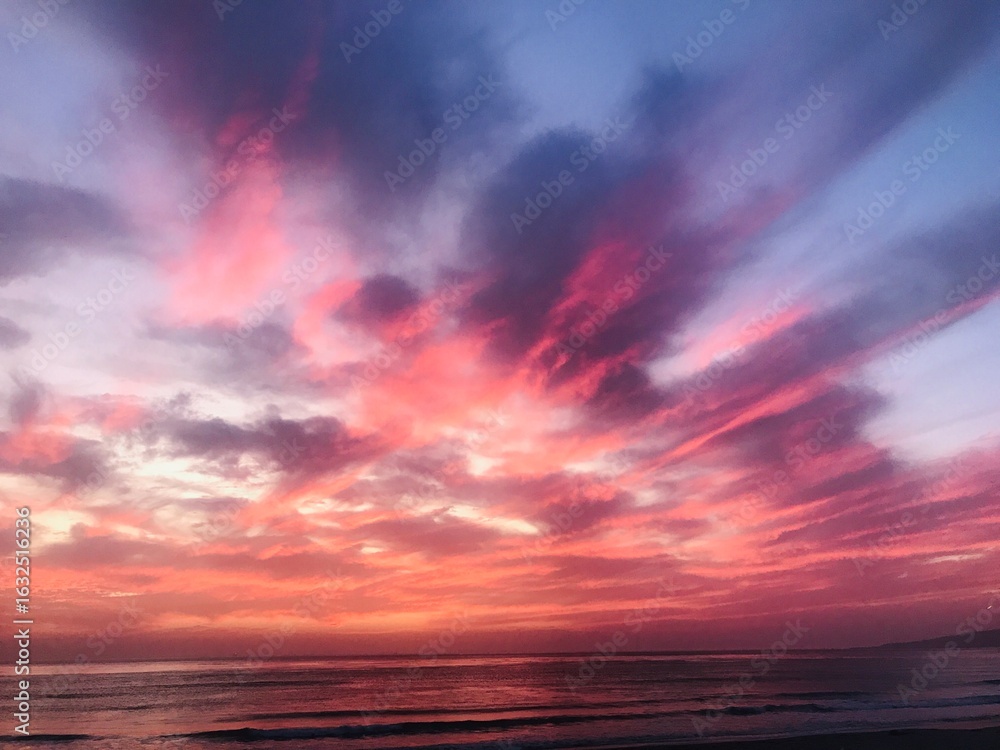 Obraz premium sunset over the sea