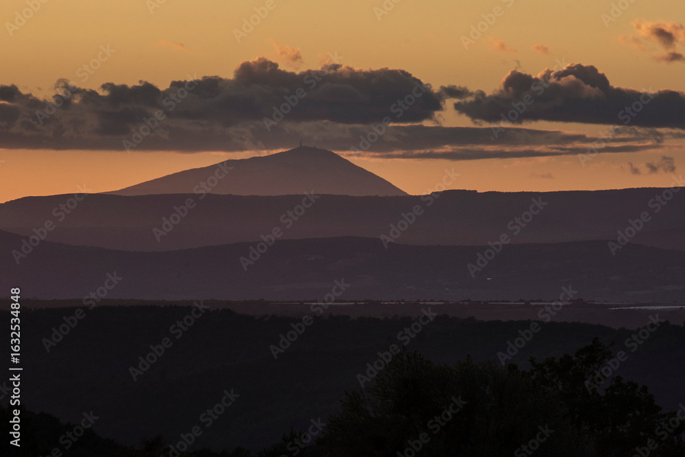 Obraz premium view on the hills of the Verdon region and at the Mont Ventoux at sunset