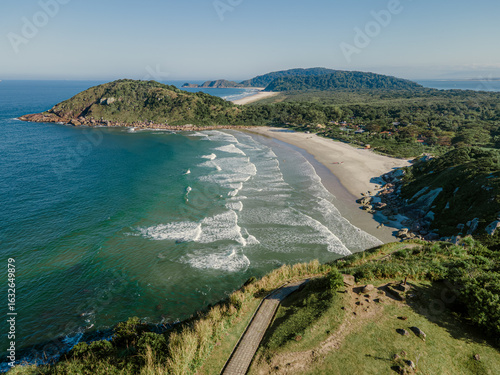 Vista aérea do Faról das conchas na Ilha do Mel litoral do Paraná