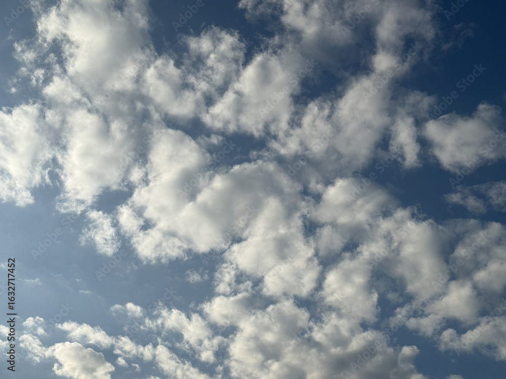 Obraz premium louds sky cloudscape weather cloudy heaven Cloud summer sunlight horizon day white atmosphere beauty light freedom environment dawn Himmel Sonnenuntergang Wolken Sonne Sommer bewölkt Gewitter