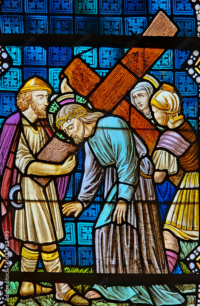 Obraz premium Stained Glass – Simon of Cyrene Helps Jesus Carry the Cross, Rochefort Church, Belgium