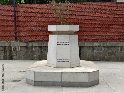 Aga Khan Palace, Historically, the palace holds great significance. Mahatma Gandhi, his wife Kasturba Gandhi and his secretary Mahadev Desai were interned in the palace from 9 August 1942 to 6 May 44.