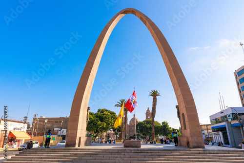 Monument to the Heroes, popularly known as the 