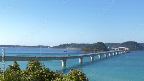 Wallpaper Mural 山口県下関市の名所「角島大橋」とコバルトブルーの海（リアルタイム・ズームアウト） Torontodigital.ca