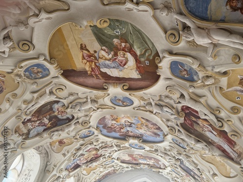 Schilderij op canvas Fancy ceiling with paintings