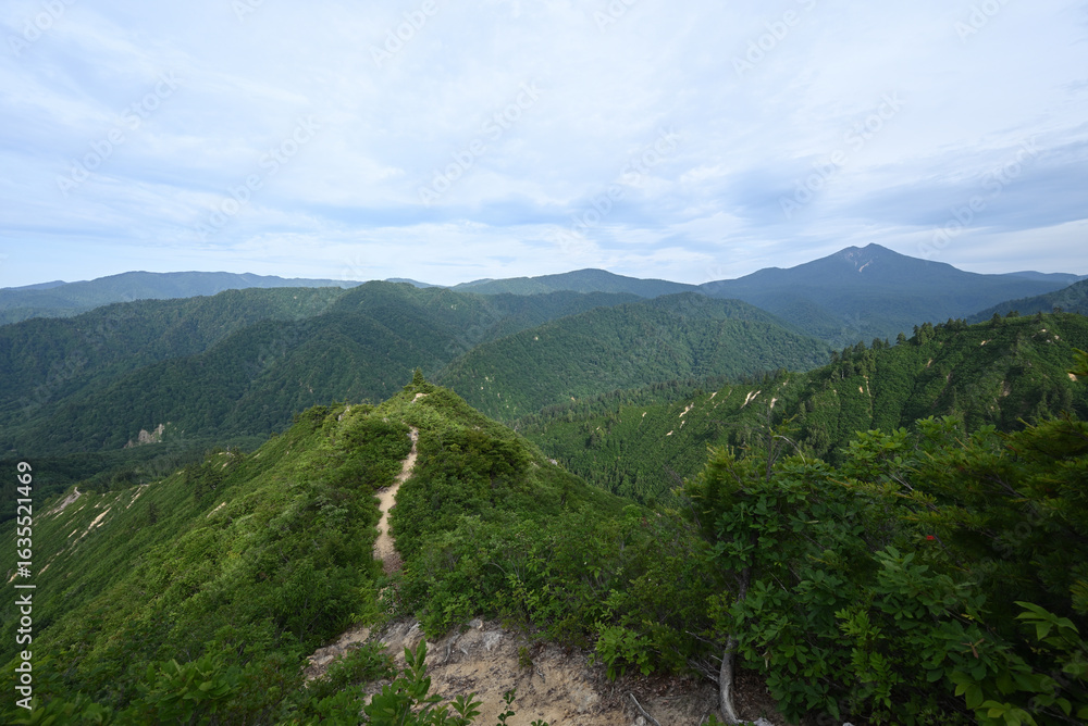Fototapeta premium Climbing Mount Hiragatake, Niigata, Japan
