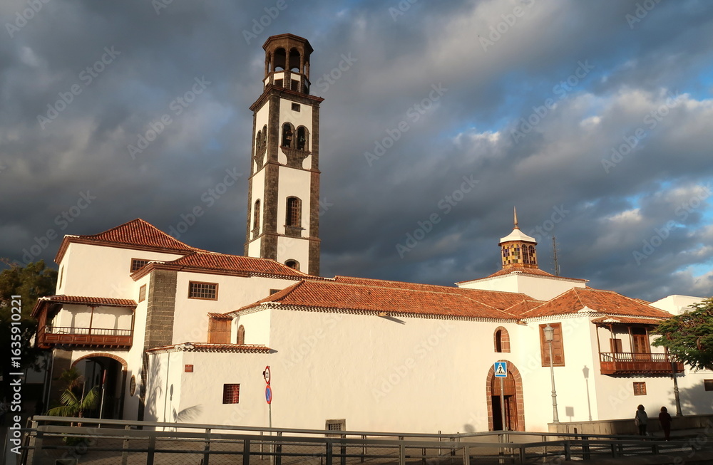 Obraz premium ville et port de Santa Cruz de Tenerife, Canaries, Espagne