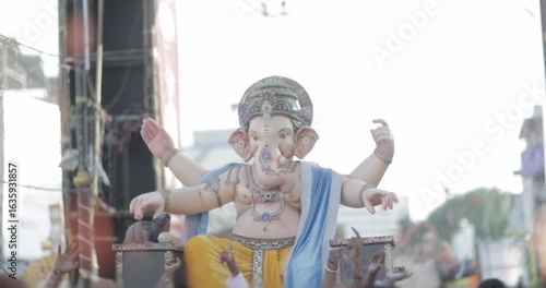 Wallpaper Mural Ganesh Chaturthi: Welcoming the Divine Home with Joy and Devotion Torontodigital.ca