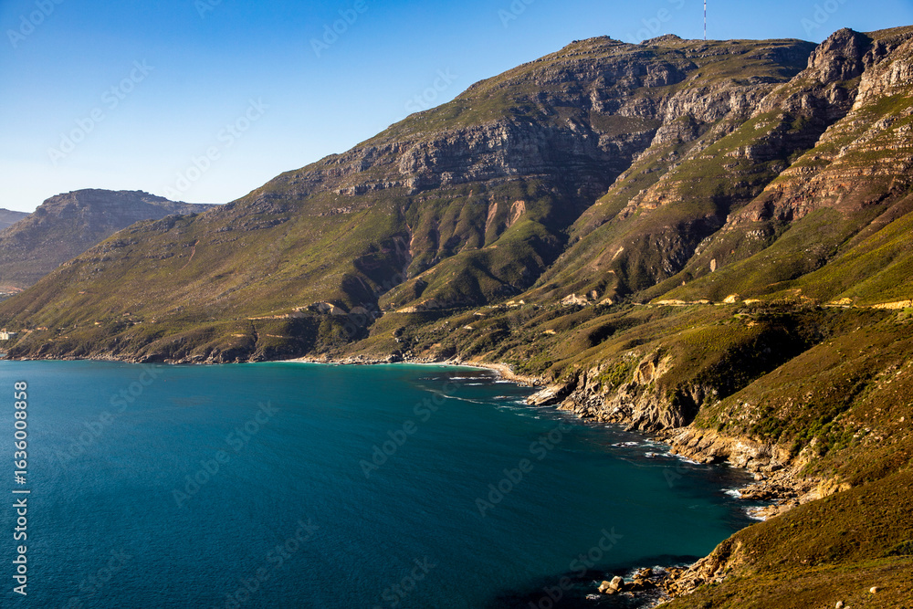 Fototapeta premium Ocean and Mountain Landscape from Chapman's Peak Drive