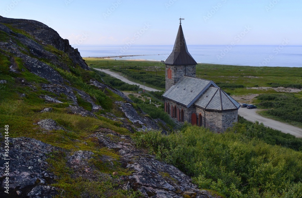 Φωτογραφία Kong Olaf Chapel at Grense Jakobselv by the Barents Sea in Northern Norway
