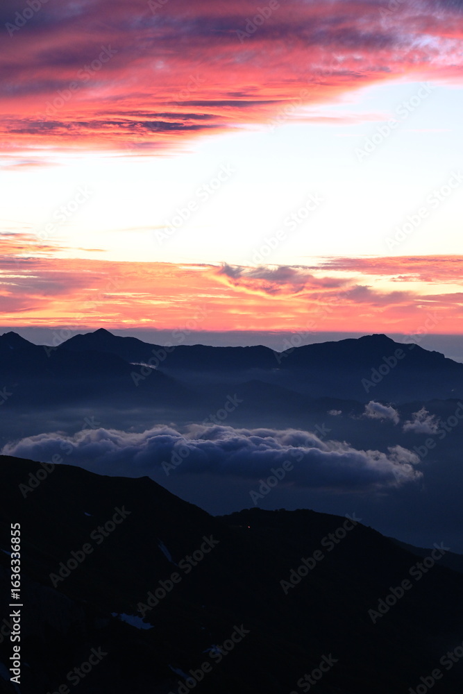 Fototapeta premium 白馬岳 朝日