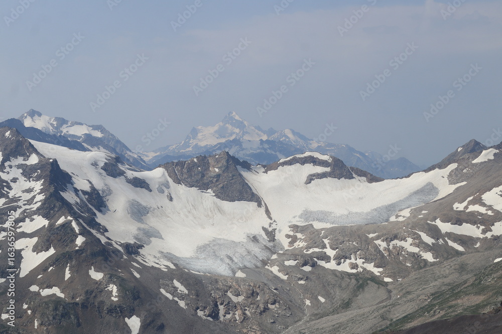 Obraz premium Caucasus Mountains in the vicinity of Elbrus in midsummer