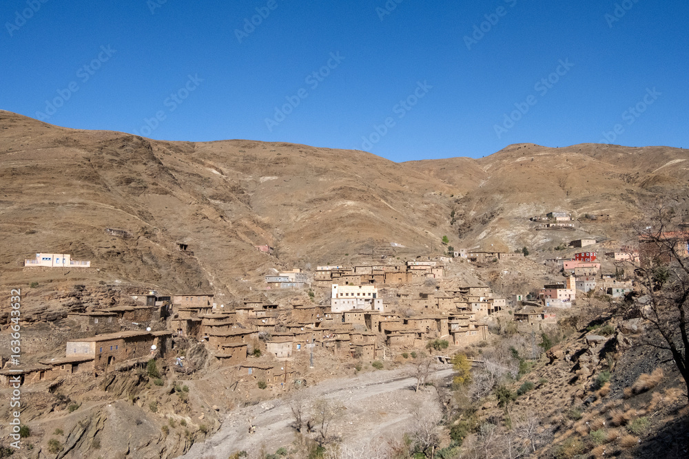 Φωτογραφία Morocco - Ancient poor village, clay architecture