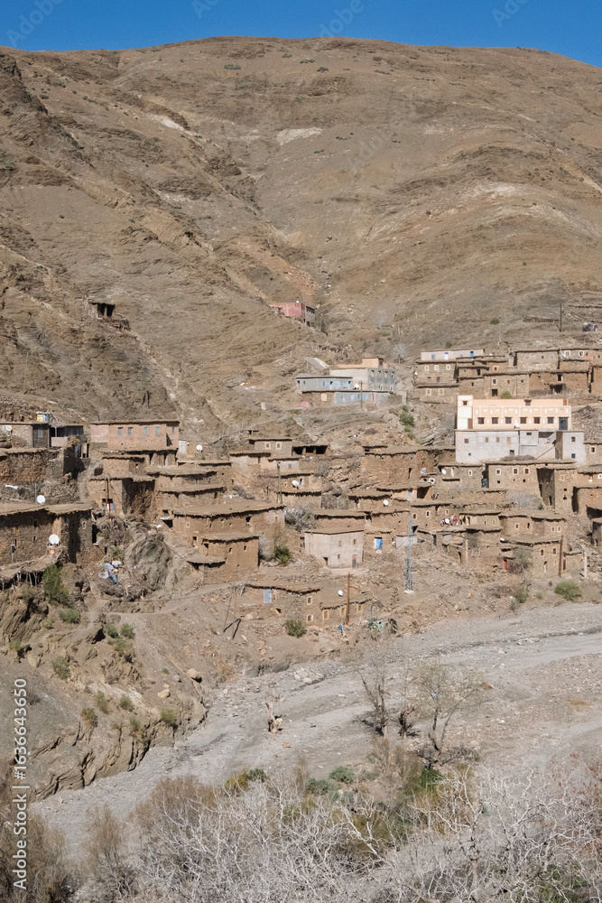 Φωτογραφία Morocco - Ancient poor village, clay architecture