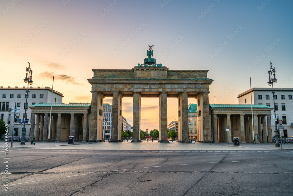 Fototapeta premium The Brandenburg Gate in Berlin at sunrise. Germany