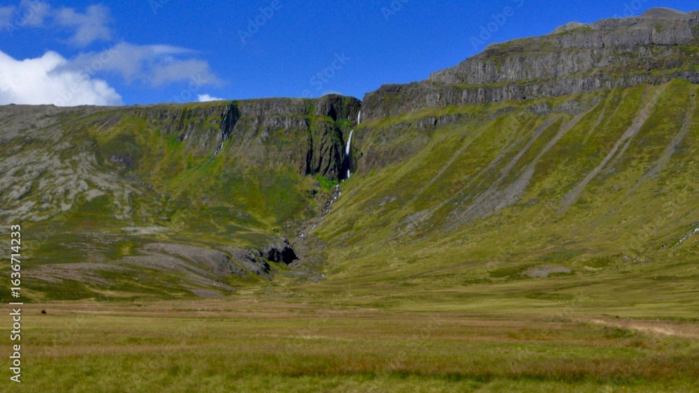 Fototapeta premium Icelandic Mountains