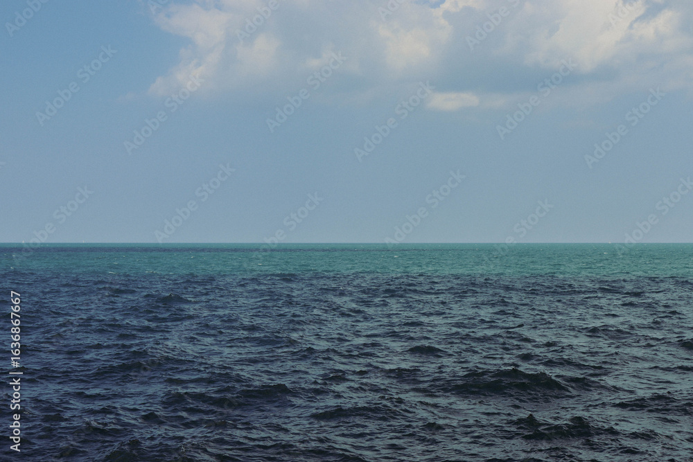 Obraz premium blue sky and chicago lake