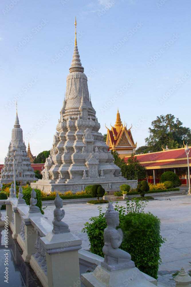 Fototapeta premium Silver Pagoda Phnom Penh Cambodia