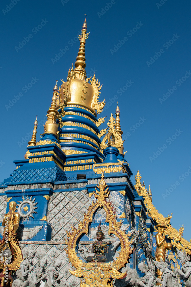 Fototapeta premium Rong Suea Ten Temple, BLUE temple Chiang Rai