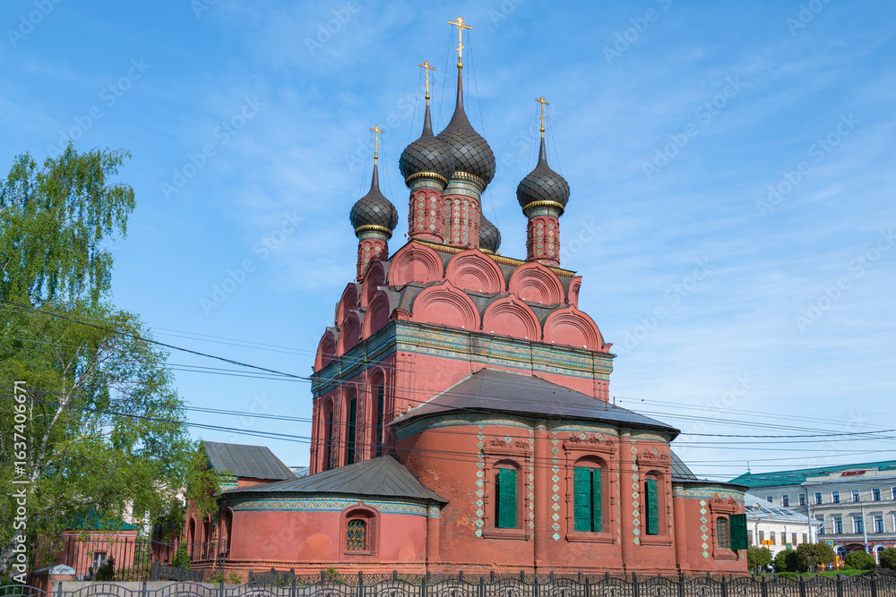 Naklejka premium The ancient Church of the Epiphany of the Lord (1684-1693) on a sunny May day, Yaroslavl. Golden Ring of Russia
