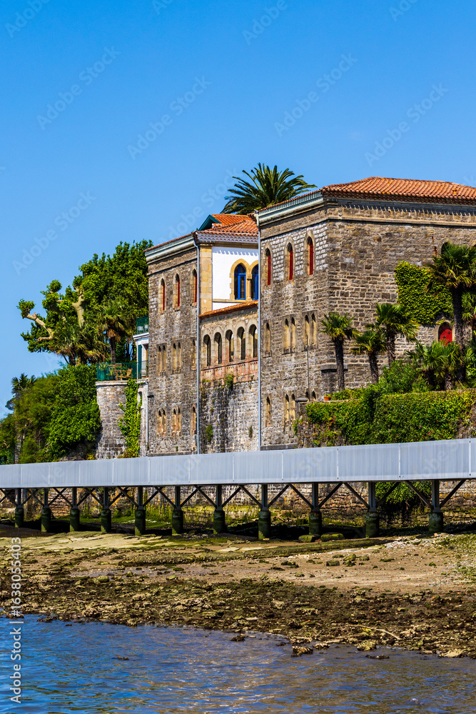 Fototapeta premium Moorish Villa on the Bay of Chingoudy in Hendaye