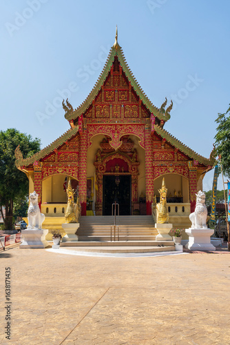Wallpaper Mural Wat Phra That Doi Chom Thong in Chiang Rai Torontodigital.ca
