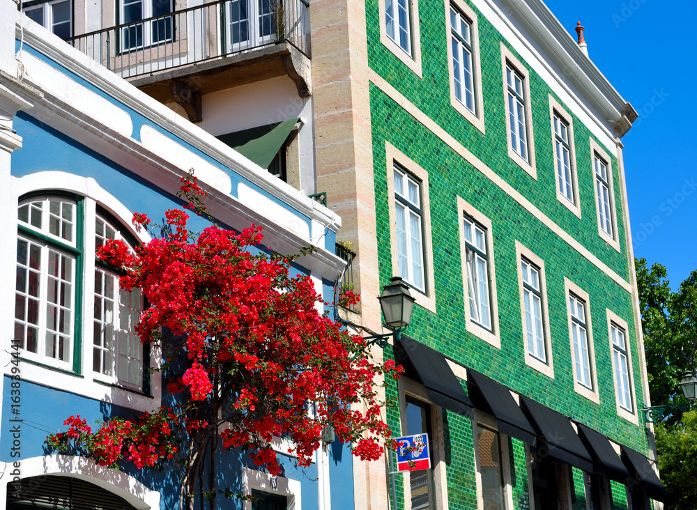 Obraz premium characteristic building of Lisbon, Portugal, recognizable by its facade decorated with azulejos, the typical glazed and decorated ceramic tiles, a distinctive element of Portuguese architecture