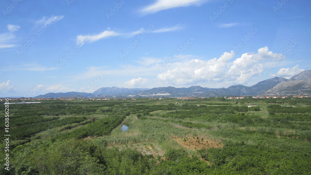 Fototapeta premium landscape with mountains and clouds