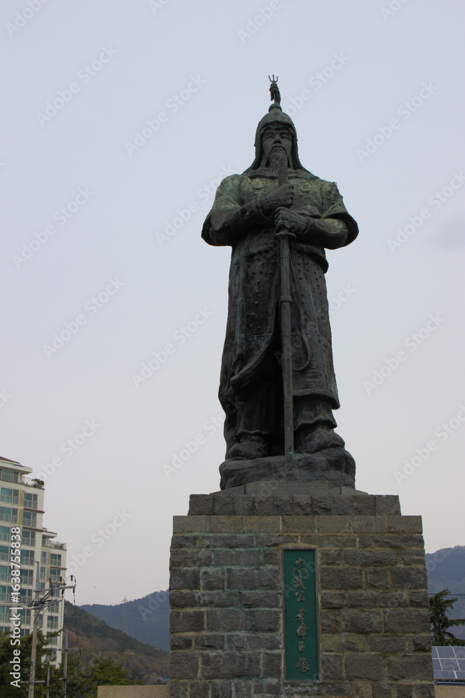 Fototapeta premium Admiral Yi Sunsin Statue in Chinhae South Korea