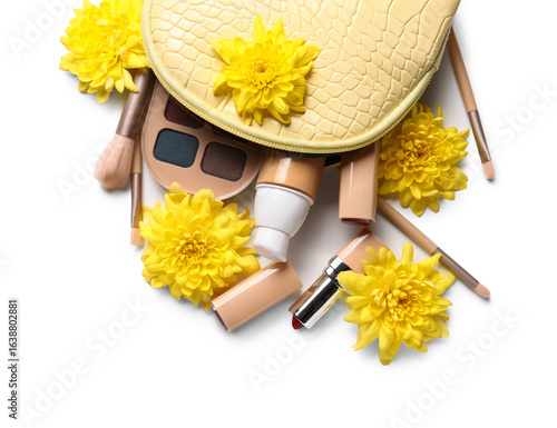 Cosmetic bag with makeup pr...