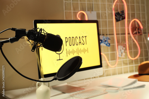 Stand with microphone in po...