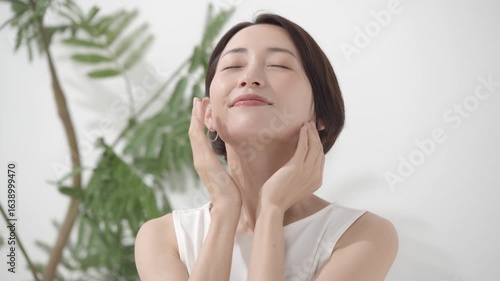 女性　スキンケア ビューティー
